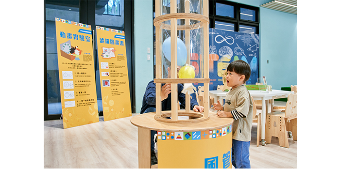 「STEAM任務探索站」讓孩子從「做中學」，在操作與調整中累積思考能力，建立閱讀與學科之間的連結。