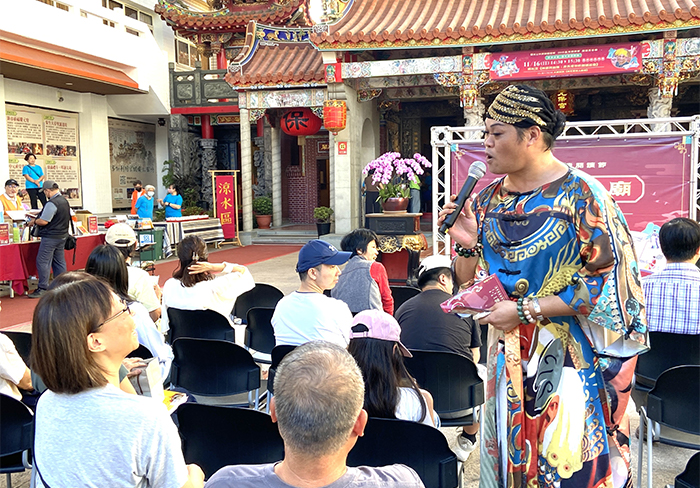 廟口開講活動邀請九天民俗技藝團瑪利亞副團長於元保宮主講。