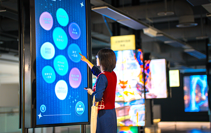 「數位共感閱讀」以生活化議題引發共鳴，吸引民眾點選喜歡的主題連結至數位館藏。