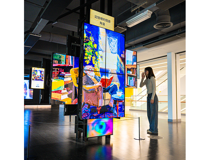 「Let’s PLUS靈感拼圖」透過生成式AI技術，結合聲音與影像裝置，讀者能以簡單的口語指令與AI互動。