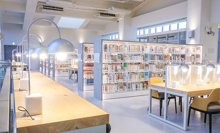 位於2樓的開架閱覽區。