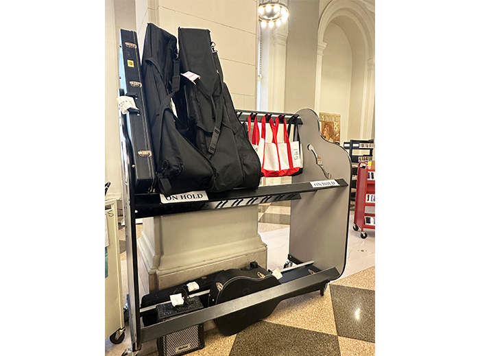 預約待取的各式樂器。