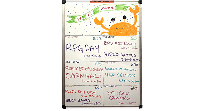 青少年區的每週活動公布欄。