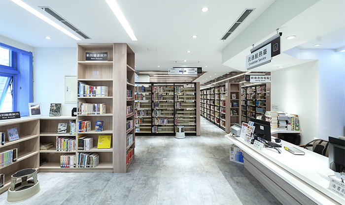 重新改造後的淡水分館環境明亮通透。