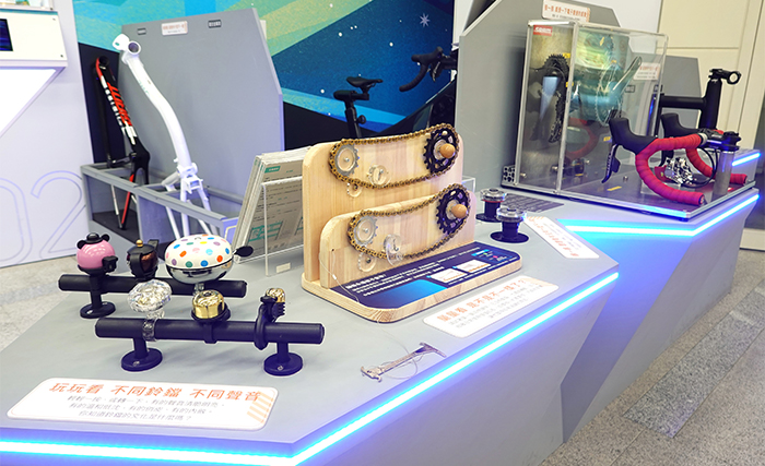 現場展示多項自行車零組件，並設置室內騎行臺及互動體驗區。