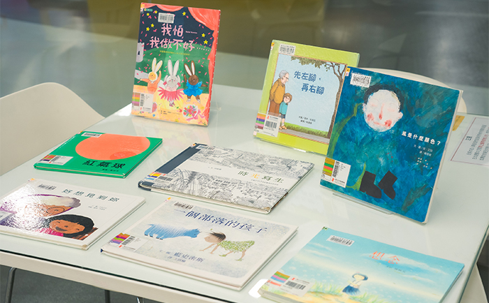 「銀力繪本花園」空間明亮舒適，以多元主題繪本豐富樂齡者的閱讀生活。