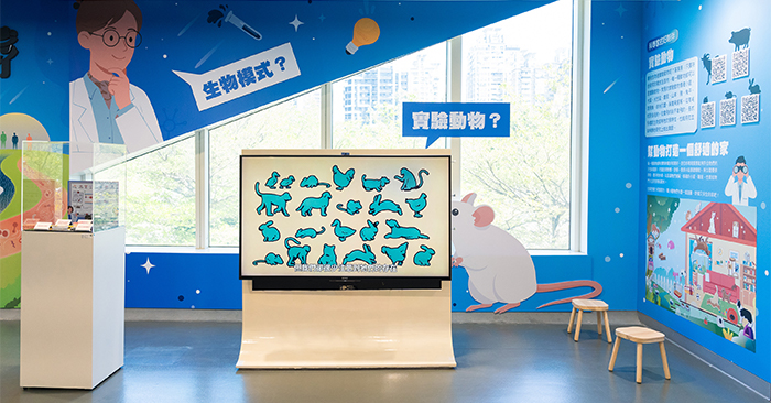 從牆面的圖文、影像說明，到模型與互動裝置，民眾可一窺國家生物模式中心近年來的研究成果。