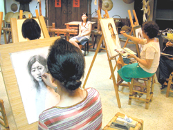 台灣美文化館免費提供做為畫台灣美女人像畫的場地。