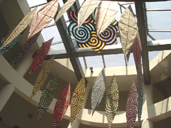 八角風箏塑造出傳統與現代兼具的客家特質。