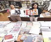 店員說:「因為書籍豐富,熟客一來,常常忘了時間。」