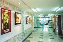 國中圖3~8樓開闢藝文走廊