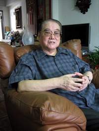王振鵠教授是一位「望之儼然，即之也溫」的長者。