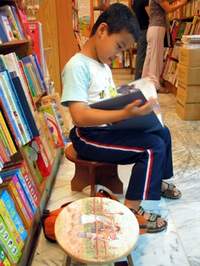 「五餅二魚」書店已進駐許多大人、小孩的心房。