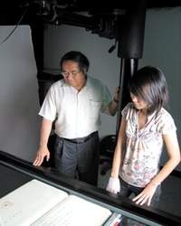 在進行數位化工作前，書況良好以數位掃描，書況不佳則以數位拍攝。