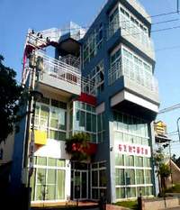 私立圖書館提供偏遠地區小朋友閱讀的機會。