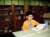 前玓和前助兩兄弟是一對蛀書蟲。