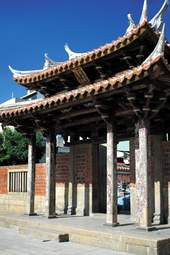 龍山寺匯集泉州建築藝術之精華。