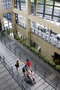 陶博館建築營造出光與影的趣味。