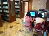 鄉立圖書館讓學生有機會與世界接軌。