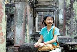 在《危崖有花》詩中，可以看到少女時期的吳音寧對於愛情的憧憬又怕受傷害。