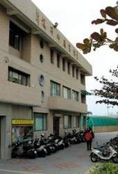 最受鄉民喜愛的龍井鄉立圖書館外觀。