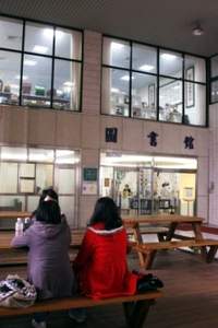 充滿活力的清雲科大圖書館。