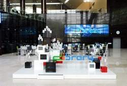 數位化的陳設空間，感覺很夢幻。