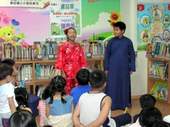 小朋友也參與說故事,練習表達能力。