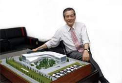 國中圖館長蘇忠對於新館遷建計畫充滿信心與鬥志。