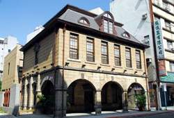 隱身在台北城的一棟老房子，彷如一部時光紀事。