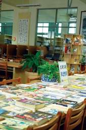 圖書館固定挑選優質推薦書本。