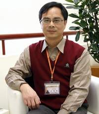 姜義臺目前是靜宜大學蓋夏圖書館的參考組組長。