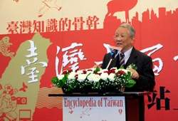曾志朗認為，台灣有豐富多元化的文化，在國際相當有競爭力。(文建會提供)