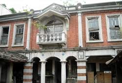 老街上巴洛克風格洋樓建於大正年間。