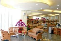 煥然一新的圖書館大廳。