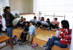 東引鄉立圖書館辦理說故事好心情活動。