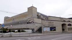 外觀看起來像古堡的圖書館。