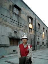 莊華堂從土地汲取創作養分。