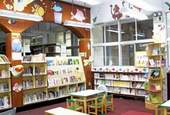 金峰鄉立圖書館的兒童閱覽區小巧溫馨。