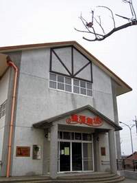 新塭國小圖書館正門。