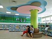 兒童閱讀角營造舒適的閱讀空間。
