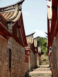 形式最為完整的山后民俗文化村，仍有民眾居住於此，像是個古色古香的小社區。