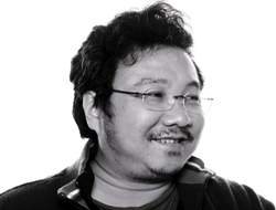John酷愛攝影。