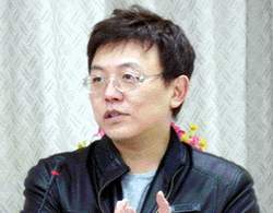 郭強生帶著城市文明知識份子風範,繼續思考寫作。