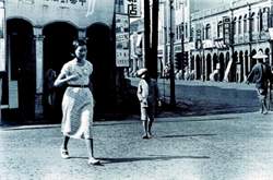 《台北太平町》鄧南光,1942(北美館收藏)。