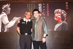 馬彼得校長(右)與國家國樂團客席指揮黃光佑(左)，兩人對於這次音樂上的合作，表示相當愉快