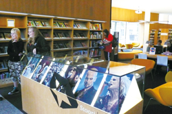 芬蘭土庫圖書館的青少年流行文化區，圖書館設專區鼓勵青少年來館使用、創作並可在網路分享交流。
