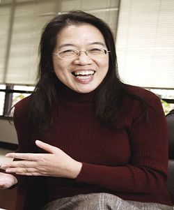 副館長袁美敏期待太陽圖書館的建立，讓更多民眾認識節能概念。(潘云薇攝)