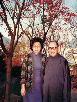 錢穆與夫人錢胡美琦彼此相互扶持,鶼鰈情深。(錢穆故居提供)