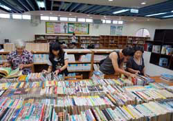 一年一度的好書交換活動，吸引社區民眾參與。